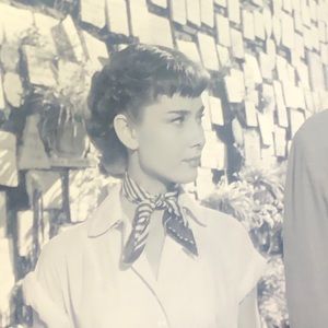 Meet your Posher, Lauren